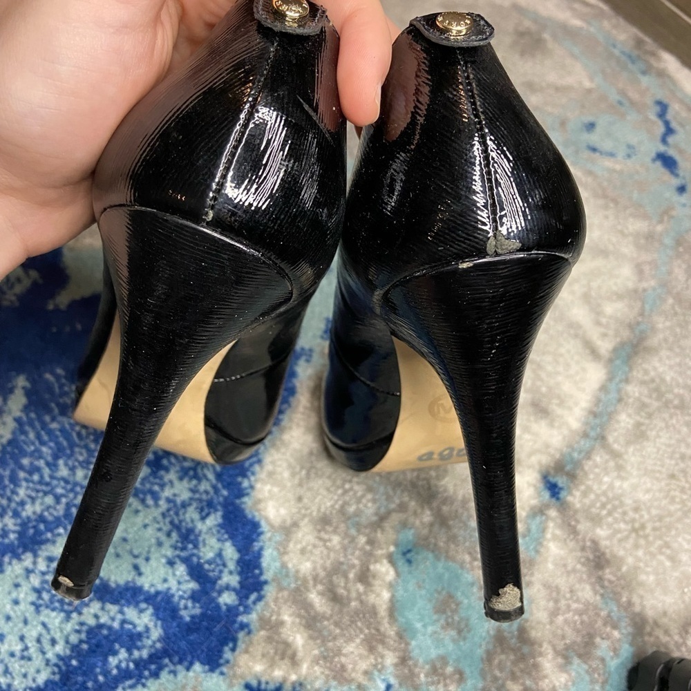 Micheal Kors Black Platform pumps size 8.5 - Picture 6 of 9